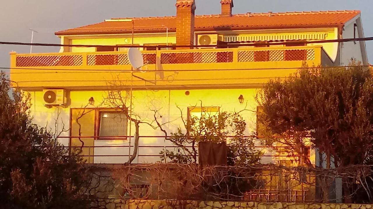 Krunic Apartment