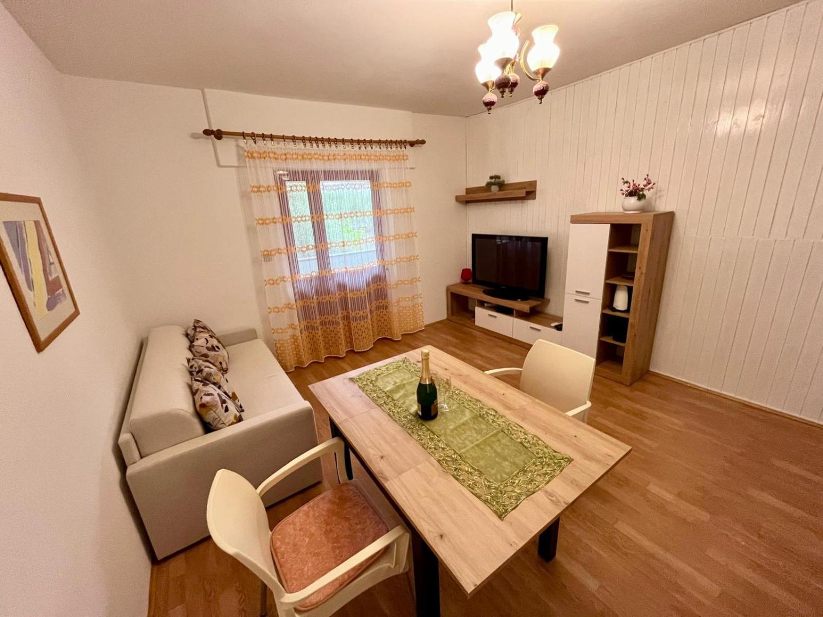 Krunic Apartment