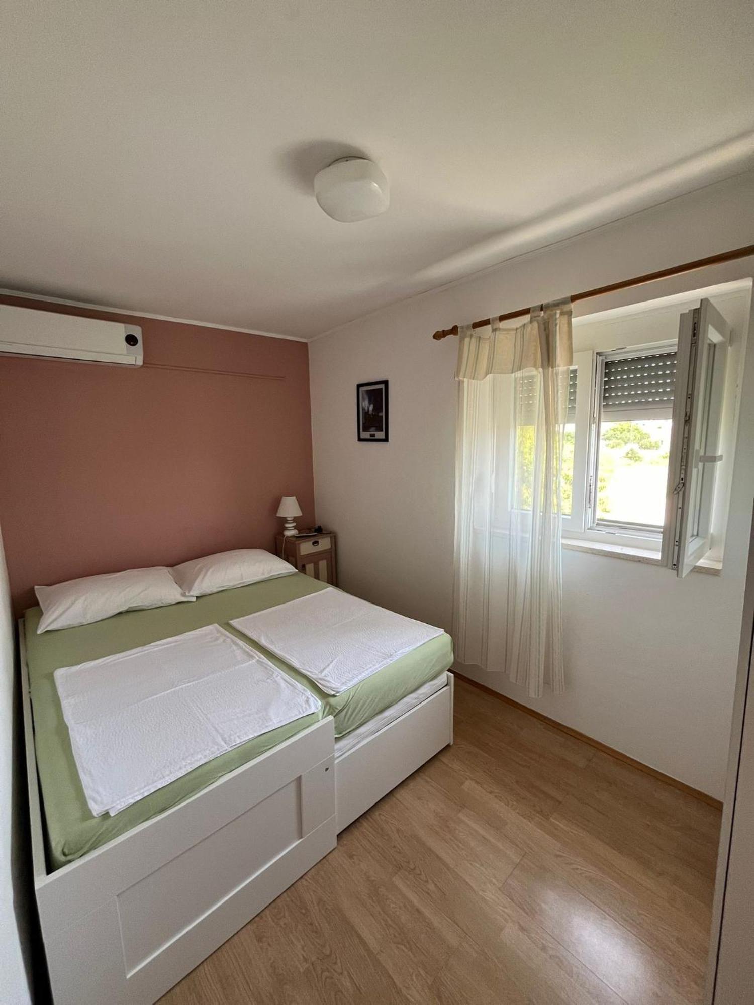 Krunic Apartment